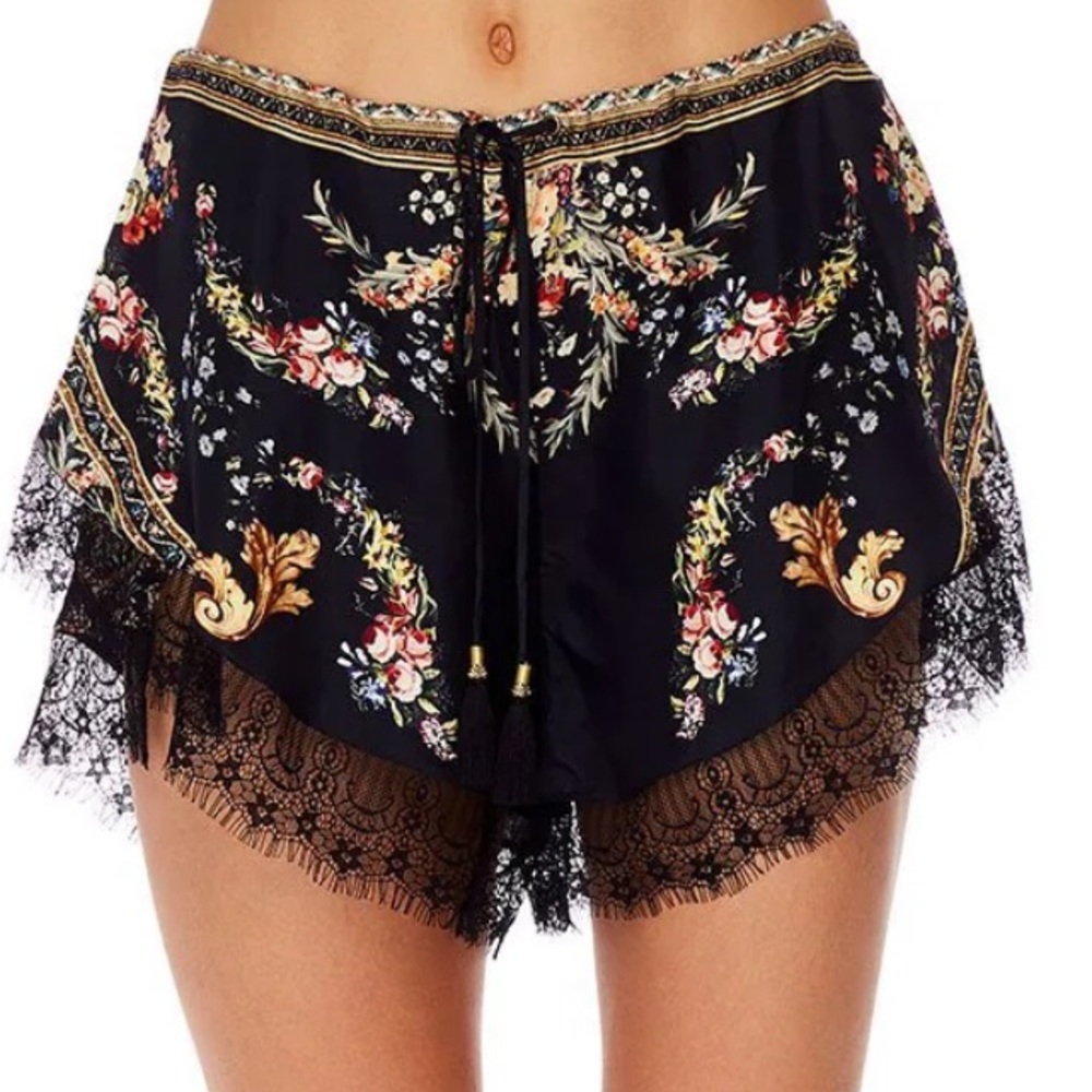 Camilla Friends in Flora 100% silk shorts sz XL
